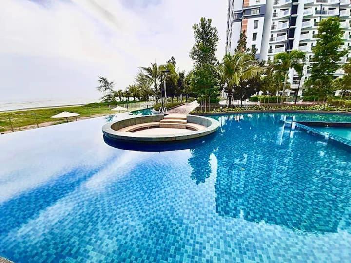 Timur Bay Seafront Resident By Seroja Suits Apartment *