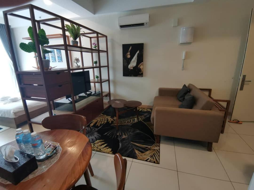 Timur Bay Seafront Resident By Seroja Suits Apartment *